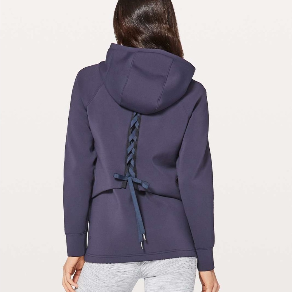 Lululemon navy zip up back detail size 6 tied to you jacket